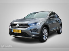 Volkswagen T-Roc - 1.0 TSI Style Business, Trekhaak, Full Led, Achteruitrij camera, Android auto/Apple carpla