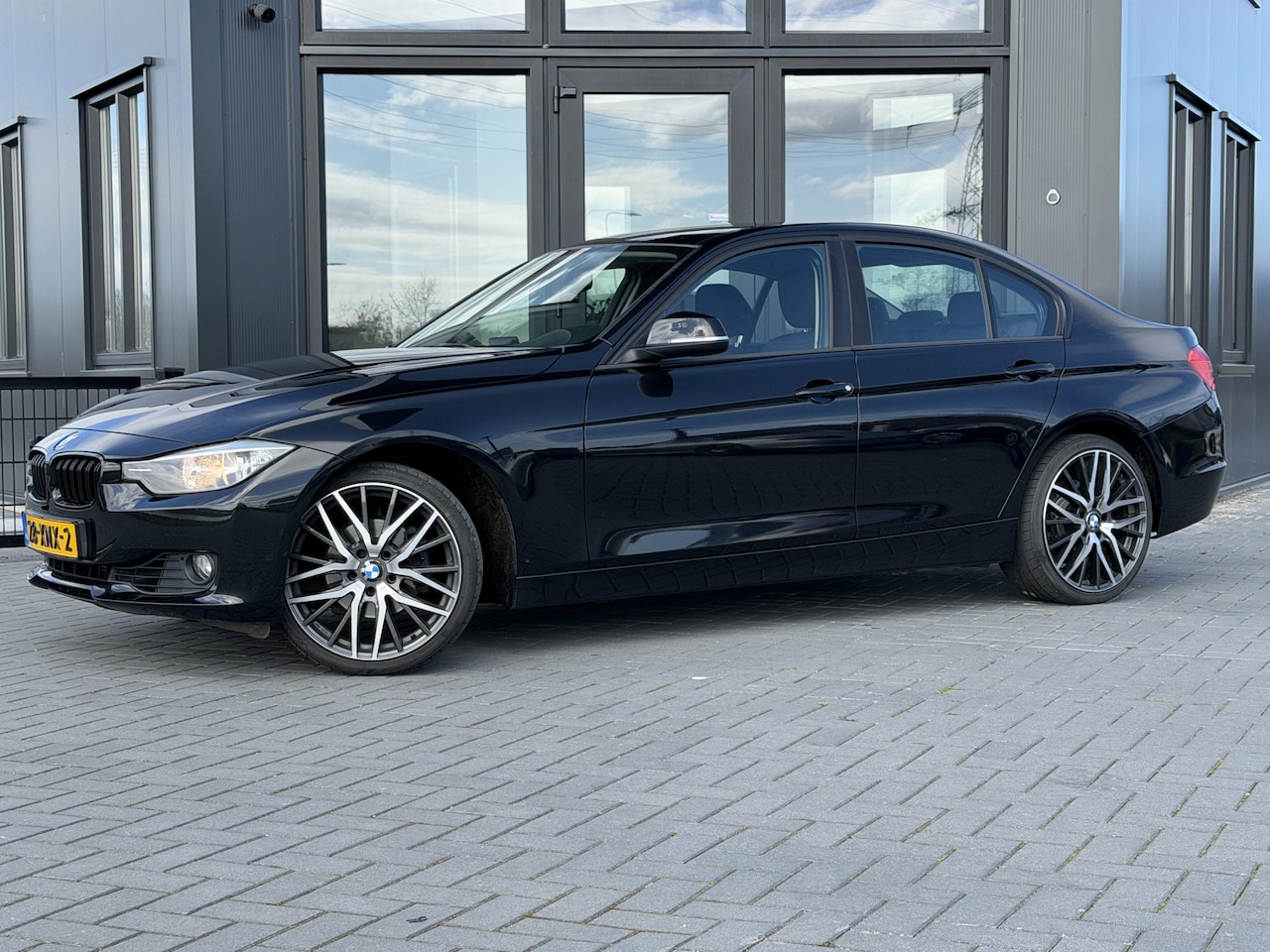 BMW 3-serie - 320i Executive Clima | Trekhaak | Navi pro | Nwe APK - AutoWereld.nl