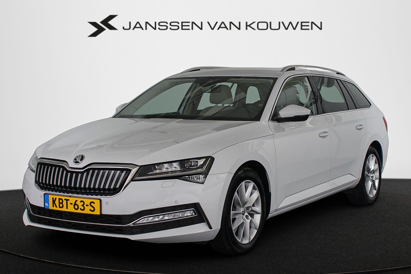 Skoda Superb Combi - 1.4 TSI iV Business Edition Trekhaak Stoelverwarming Virtual Apple Carplay - AutoWereld.nl