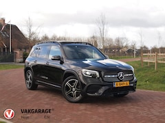 Mercedes-Benz GLB - 200 Business Solution AMG 7 persoons | Panoramadak | Trekhaak | Burmester | Sfeerverlichti
