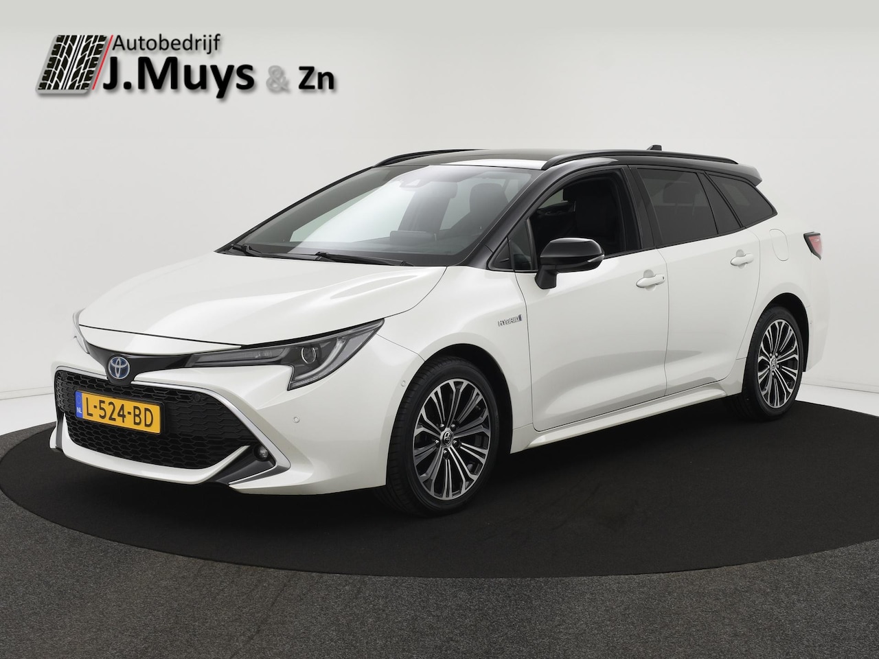 Toyota Corolla Touring Sports - 1.8 Hybrid Executive NAVI|BLIS|ACC|CAMERA|LED|STOELVERW|17INCH|APPLE CARPLAY - AutoWereld.nl