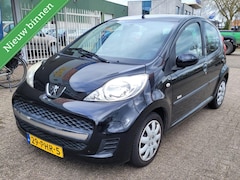Peugeot 107 - 1.0-12V Millesim 200