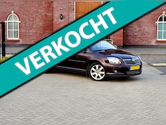 Toyota Avensis Wagon - 2.4 VVTi Executive / Automaat / 1e Eiegenaar / Leer / Pdc / Xenon / Trekhaak