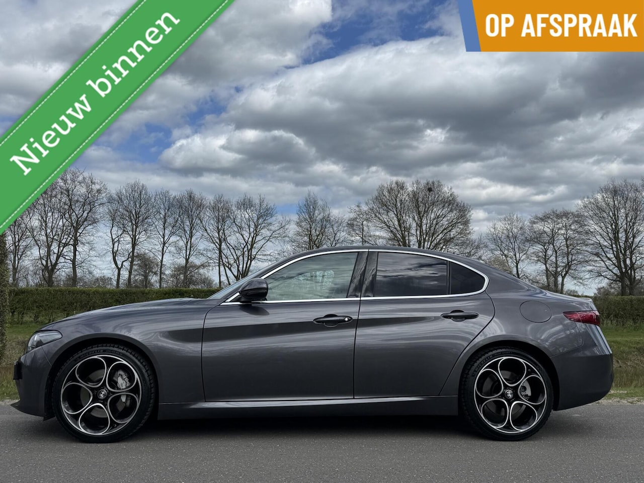 Alfa Romeo Giulia - 2.0T Luxery, my21, 24dkm!! 19inch Nieuwstaat - AutoWereld.nl