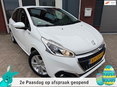 Peugeot 208 - 1.2 PureTech Signature / Navi / PDC / DAB / NAP