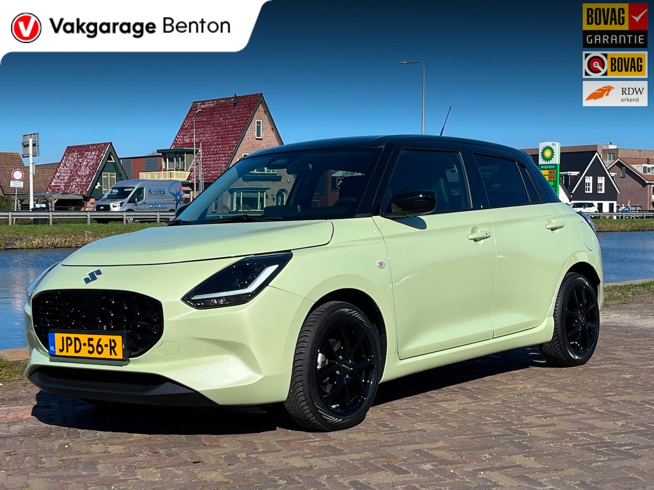 Suzuki Swift - 1.2 Black Style Edition Smart Hybrid | All Season Banden | Apple CarPlay | Camera | DAB+ | - AutoWereld.nl