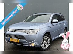 Mitsubishi Outlander - BWJ 2015 | 2.0 PHEV 203PK instyle+ | TREKHAAK | SCHUIFDAK | LEER | CAMERA A | PDC 2X | CLI