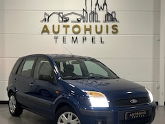 Ford Fusion - 1.6-16V Trend Automaat Airco 5deurs Parkeersensoren Unieke Kmstand