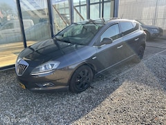 Lancia Delta - 1.4-16V Argento Panoramadak