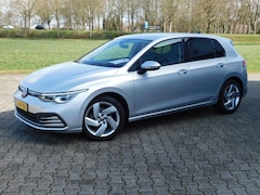 Volkswagen Golf - 1.0 eTSI Life Business