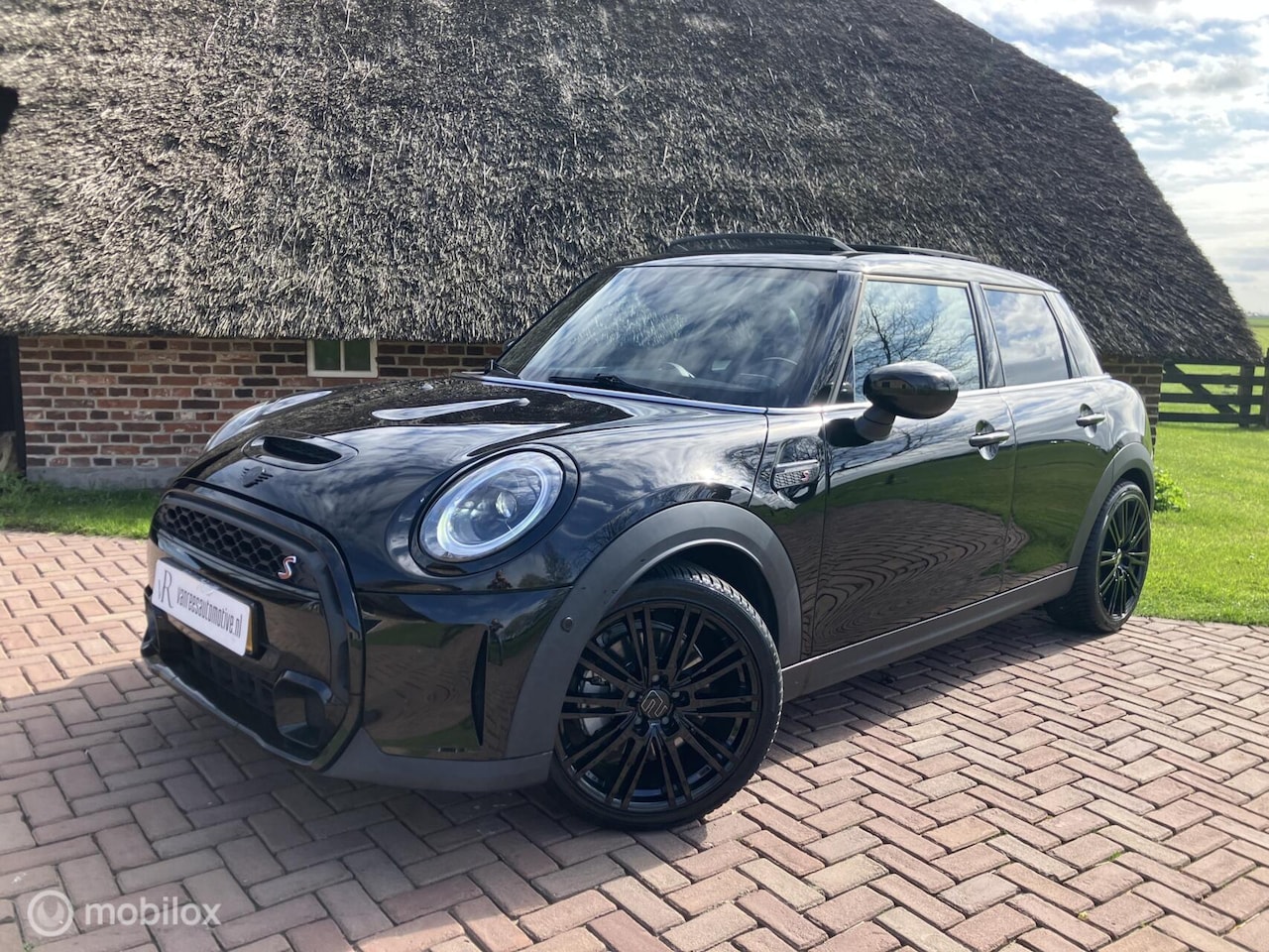 MINI Cooper S - 2.0 5 Deurs/Leer/Pano - AutoWereld.nl