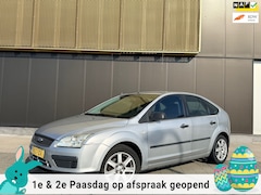 Ford Focus - 1.6-16V Champion | Airco | Distri vv | Koppeling vv |Cruise | Nwe APK | Trekh