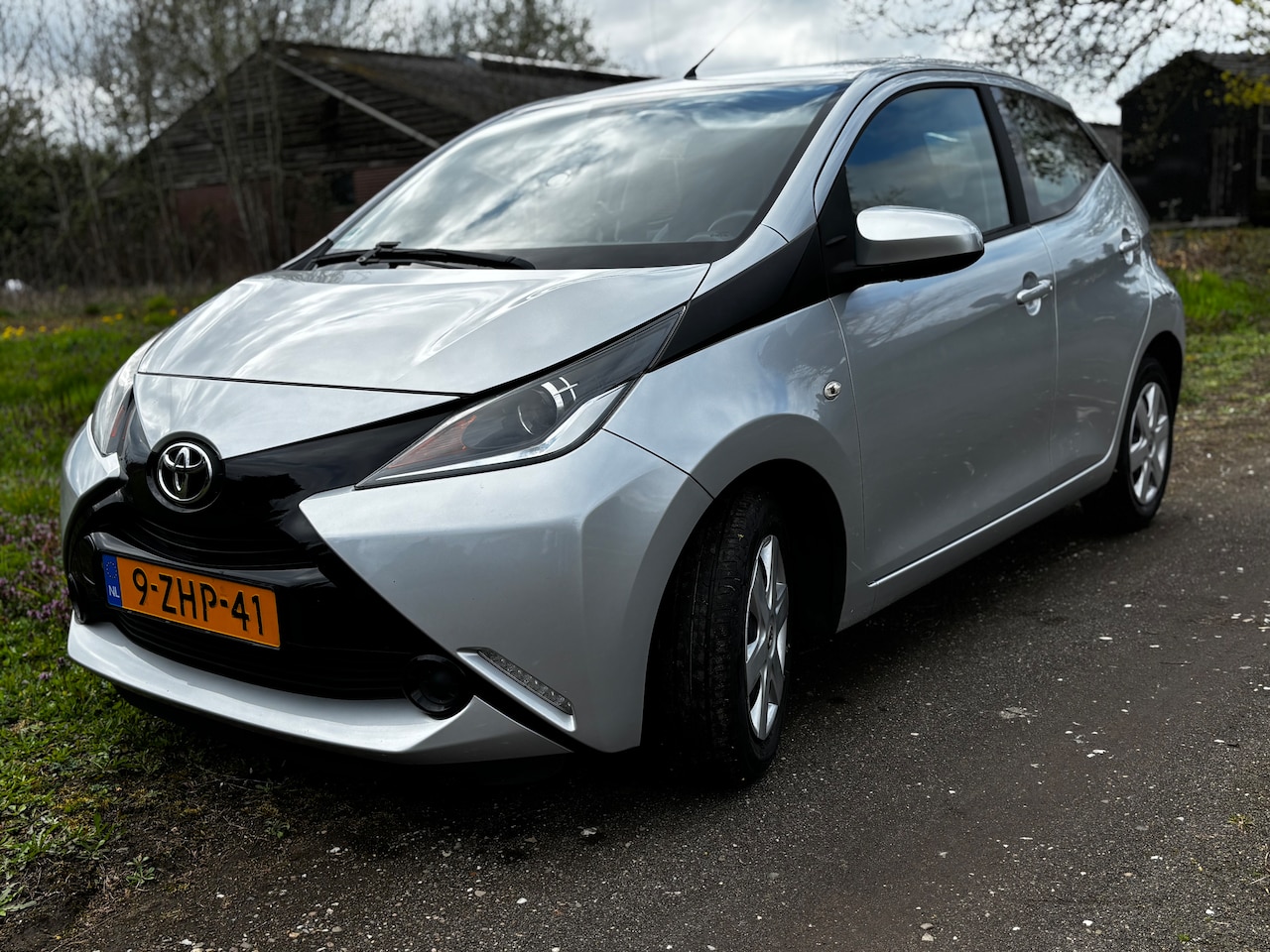 Toyota Aygo - 1.0 VVT-i x-play - AutoWereld.nl