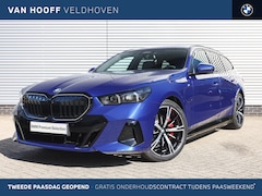 BMW 5-serie Touring - 530e M Sport Automaat / Trekhaak / Stoelventilatie / Comfort Access / Adaptieve LED / Park