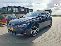 Volkswagen Golf - 2.0 TDI Style / 150 pk / automaat/ navi / airco