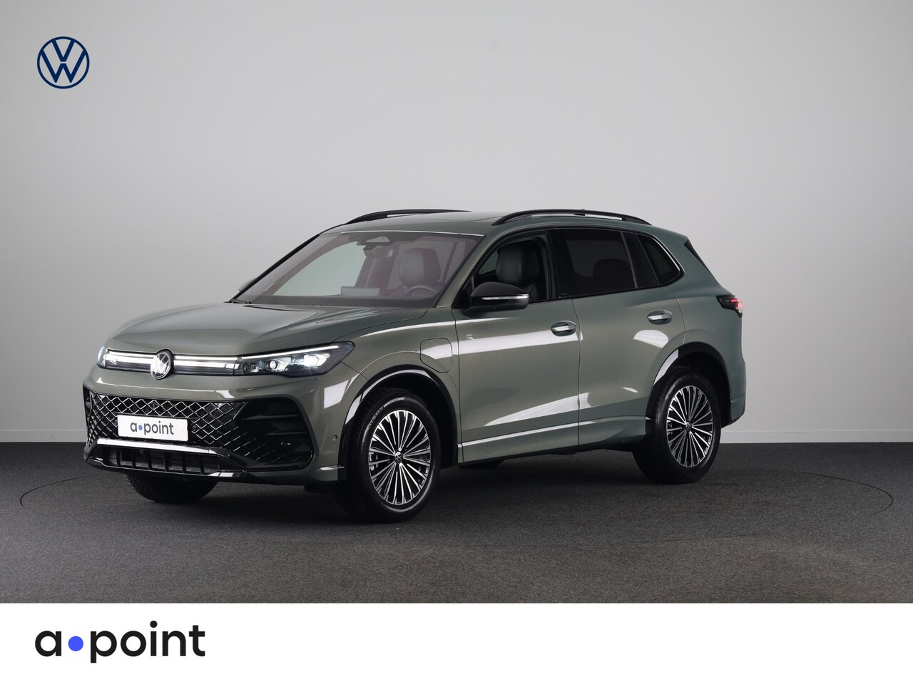 Volkswagen Tiguan - 1.5 eHybrid R-Line Edition 272 pk Automaat (DSG) | SOH 98% | Verlengde garantie | Navigati - AutoWereld.nl