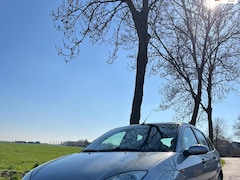 Ford Focus - 1.6-16V Futura
