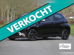 Toyota Aygo - 1.0 VVT-i x-nav / Sportvelgen / Achteruitrijcamera / Airco / Multimedia / Elektrische rame