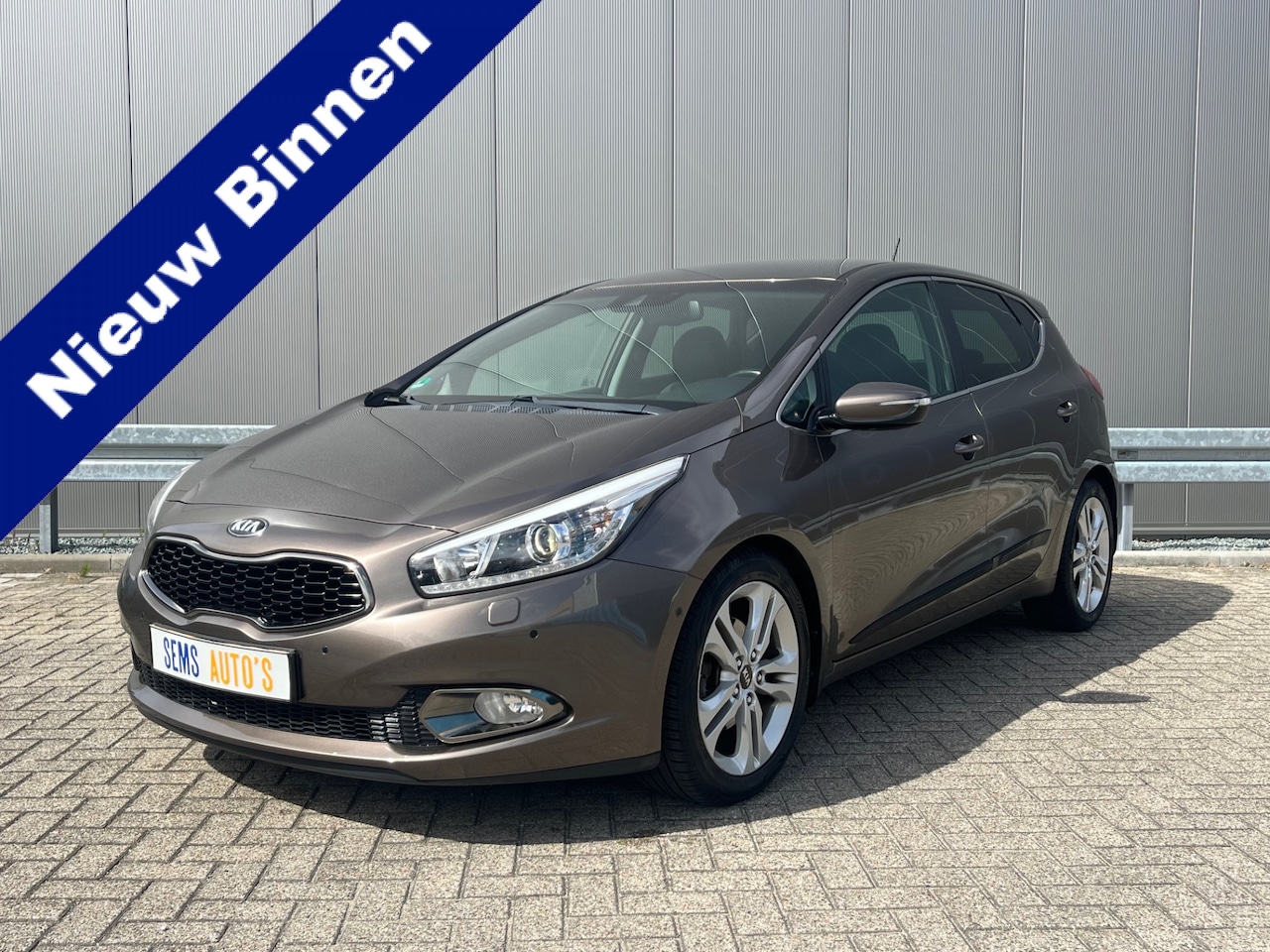 Kia Cee'd - 1.6 GDI Super Pack Premium Vol Leder / Stuur-Stoel-Verw. / Key Les / Trekhaak - AutoWereld.nl
