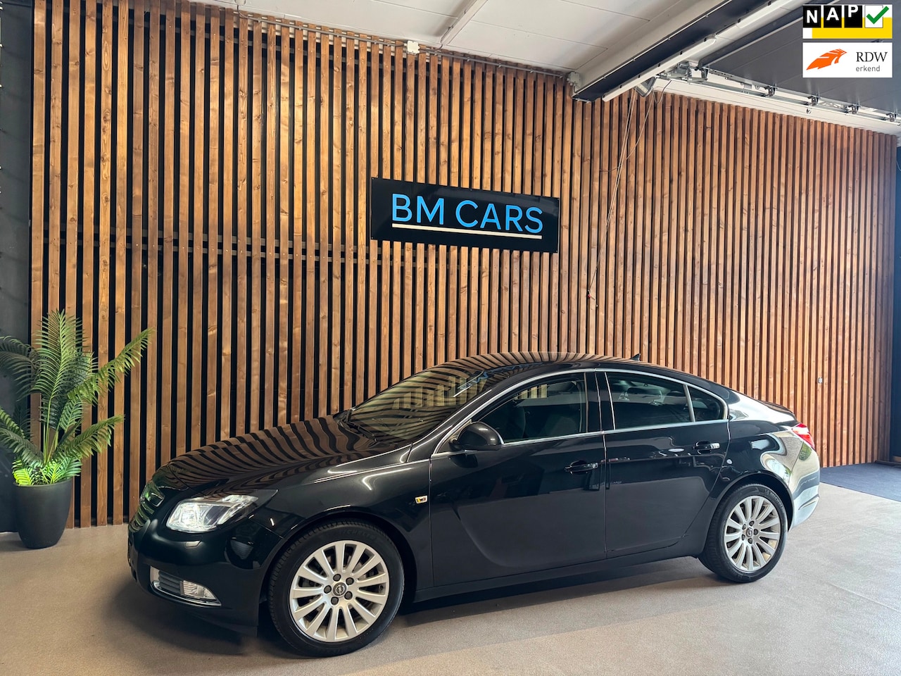 Opel Insignia - 1.6 T Edition Airco,Xenon,Navigatie - AutoWereld.nl