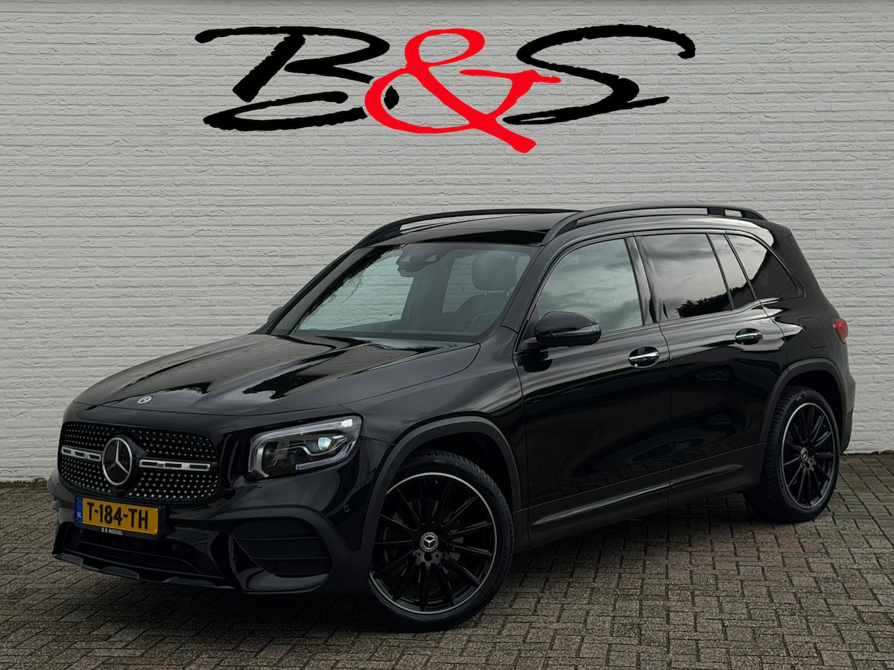 Mercedes-Benz GLB - 180 AMG Line 7p Matrix Automaat Head up Massage Memory seats CRuise Clima Stoelverwarming - AutoWereld.nl