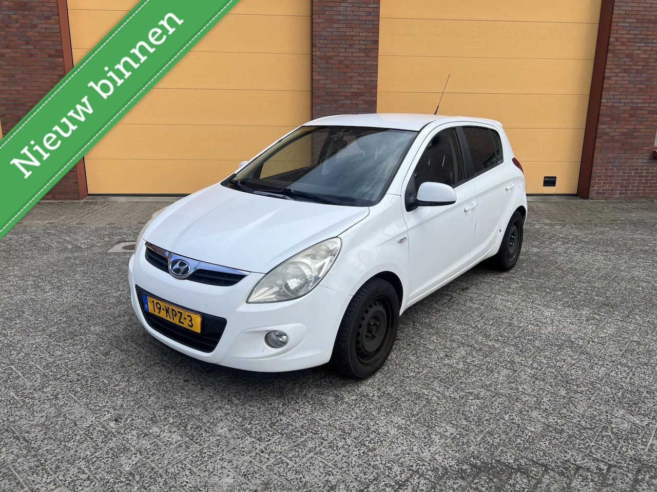 Hyundai i20 - 1.4i Nieuwe apk Airco inruilkoopje - AutoWereld.nl