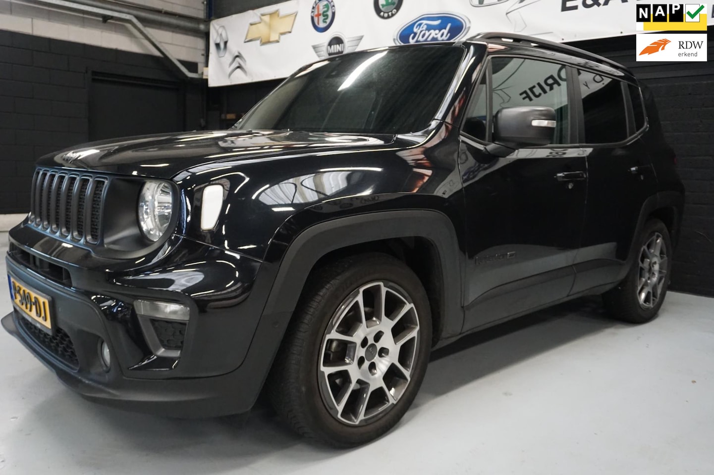 Jeep Renegade - 1.3T DDCT 80th Automaat / 1E EIGENAAR /PANO / NAP - AutoWereld.nl