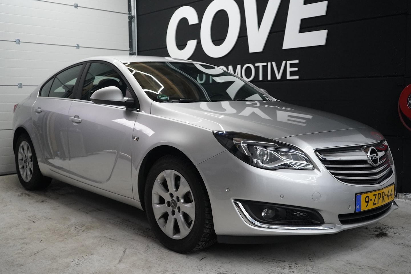 Opel Insignia - 1.6 Turbo Edition | CAMERA | BLIND SPOT | AIRCO - AutoWereld.nl