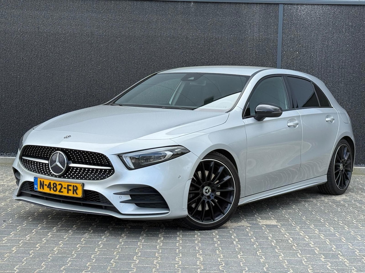 Mercedes-Benz A-klasse - 220 AMG Pakket Multibeam Sfeerverlichting - AutoWereld.nl