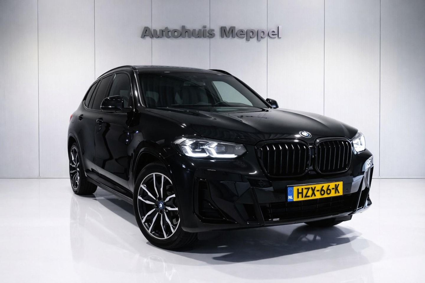 BMW X3 - xDrive30e M-Sport/// | Head-Up Display | LED | H/K Sound | Panoramadak | 360 Camera | - AutoWereld.nl
