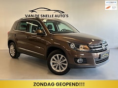 Volkswagen Tiguan - 2.0 TSI Sport&Style 4Motion DSGAUTOMAAT/TREKHAAK/ONDERHOUDSGESCHIEDENIS