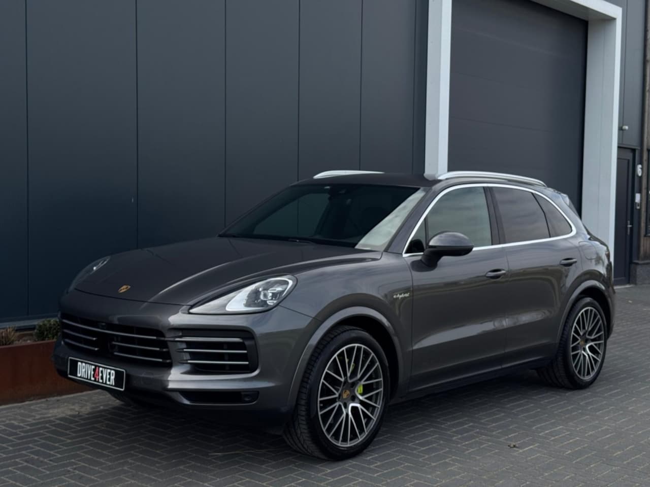 Porsche Cayenne - 3.0 E-Hybrid M22 SPORTCHRONO 360 CAMERA LEDER LED - AutoWereld.nl