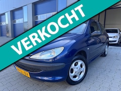 Peugeot 206 - 1.4 XT schuifdak met nieuwe apk inruil topper