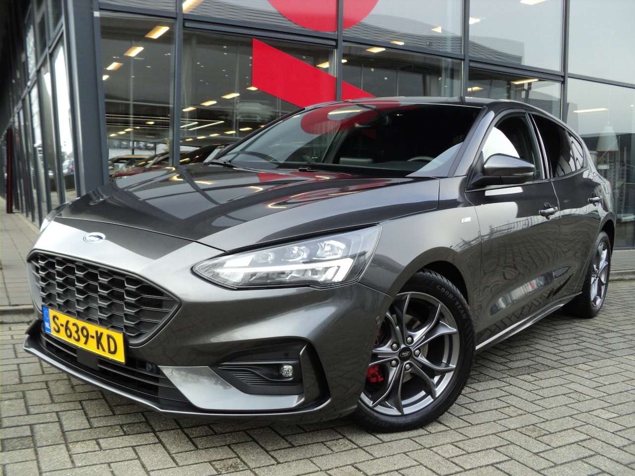 Ford Focus - 1.0 EcoBoost ST Line X | AUTOMAAT | 29.877 KM | NAVIGATIE | VIERSEIZOENEN BANDEN |  CAMERA - AutoWereld.nl