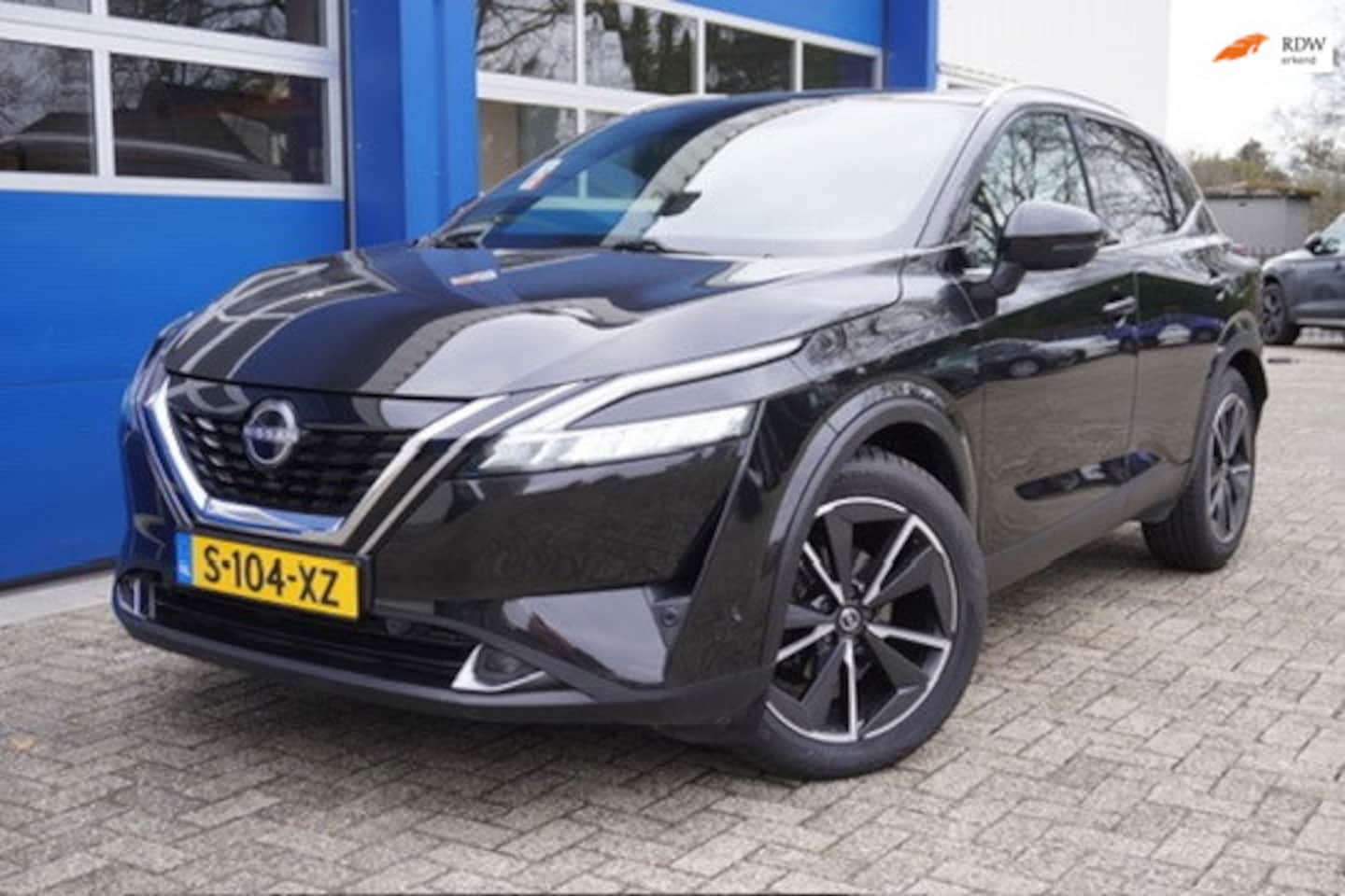 Nissan Qashqai - 1.3 MHEV Xtronic Business Design BLACK - AutoWereld.nl