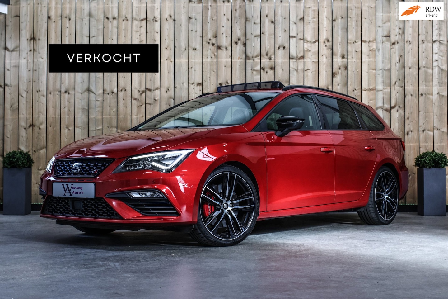 SEAT Leon ST - 2.0 TSI CUPRA 300 4DRIVE *Pano*DCC*Led*Cruise control* - AutoWereld.nl