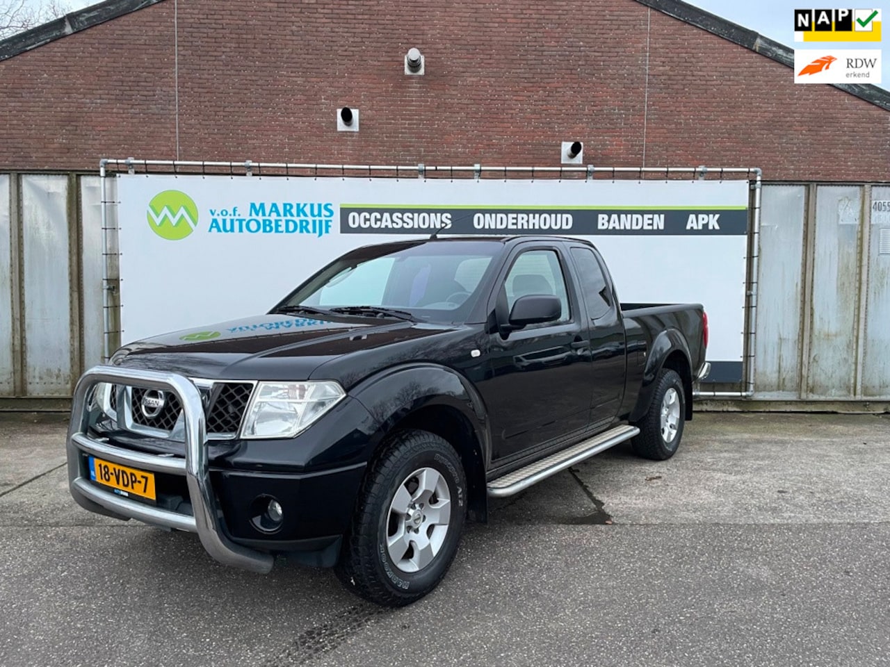Nissan Navara - 2.5 dCi SE Double Cab 2.5 dCi SE Double Cab - AutoWereld.nl