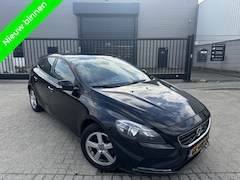 Volvo V40 - 2.0 D2 120PK PANO NAVI SENSOR 2015