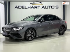 Mercedes-Benz A-klasse - 200 AMG Line Automaat Night Pakket / Navigatie full Map / Cruise Control / Climate Control