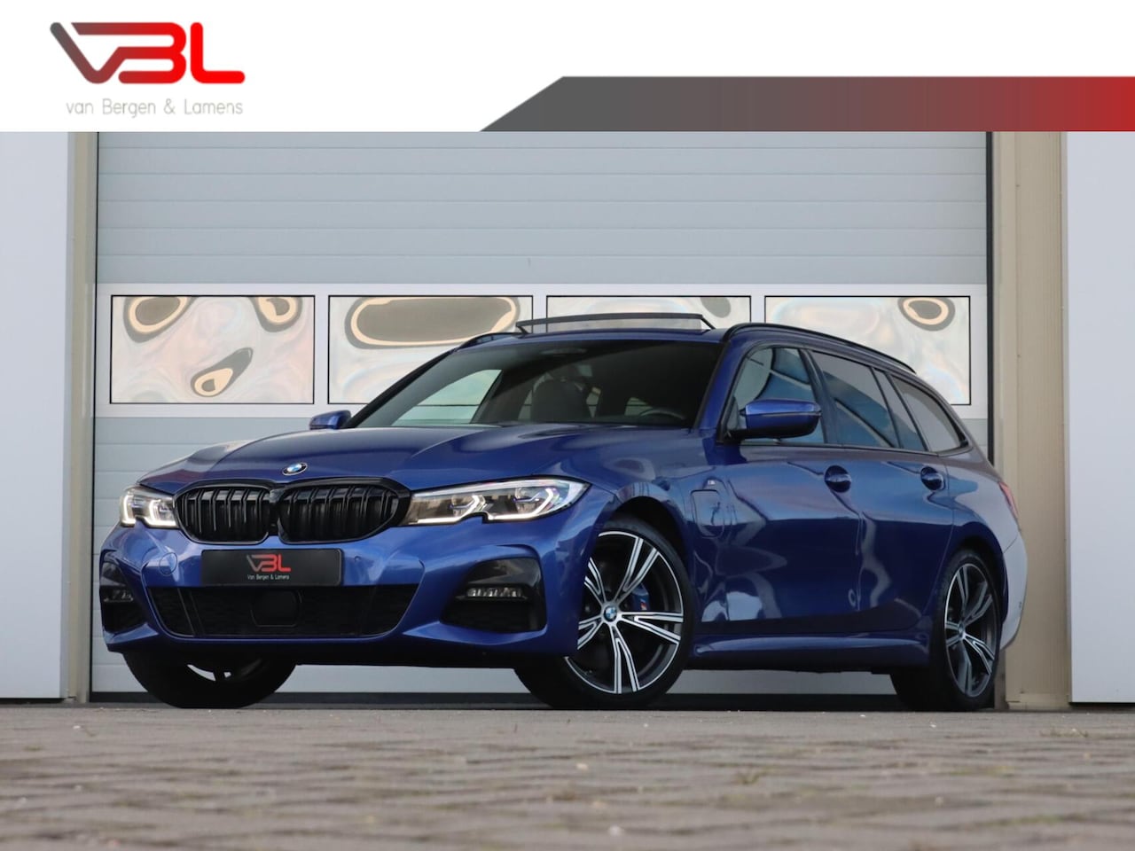 BMW 3-serie Touring - 330e High Executive M-sport | Panoramadak | LASER LED | Memory | - AutoWereld.nl