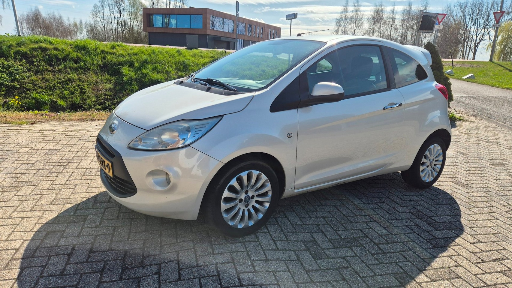 FORD KA