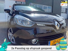 Renault Clio Estate - 0.9 TCe Night&Day van 2de Eig met parkeersensoren en trekhaak en navigatie en bluetooth te
