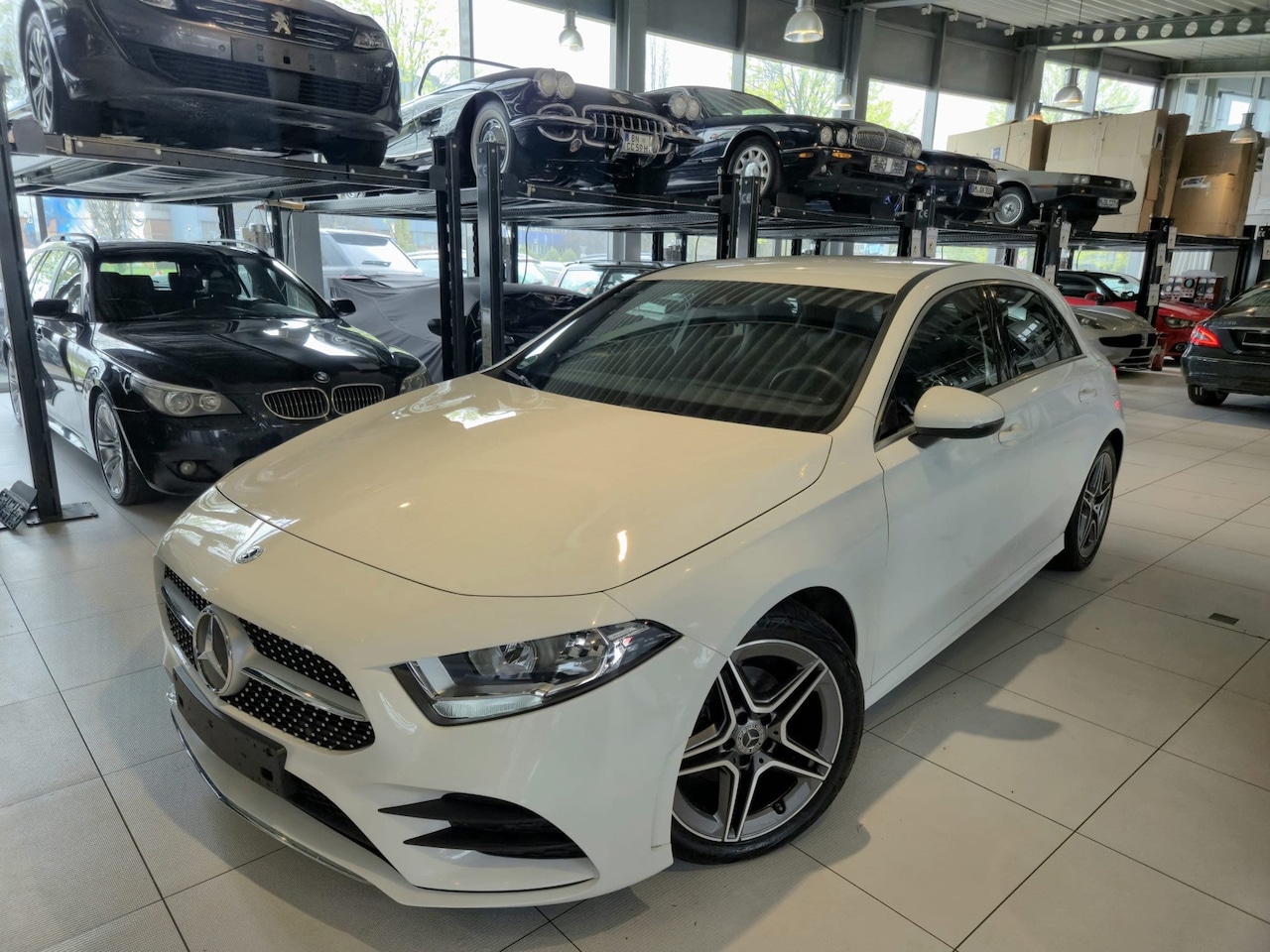 Mercedes-Benz A-klasse - 160 AMG Night pakket Sfeerverlichting - AutoWereld.nl