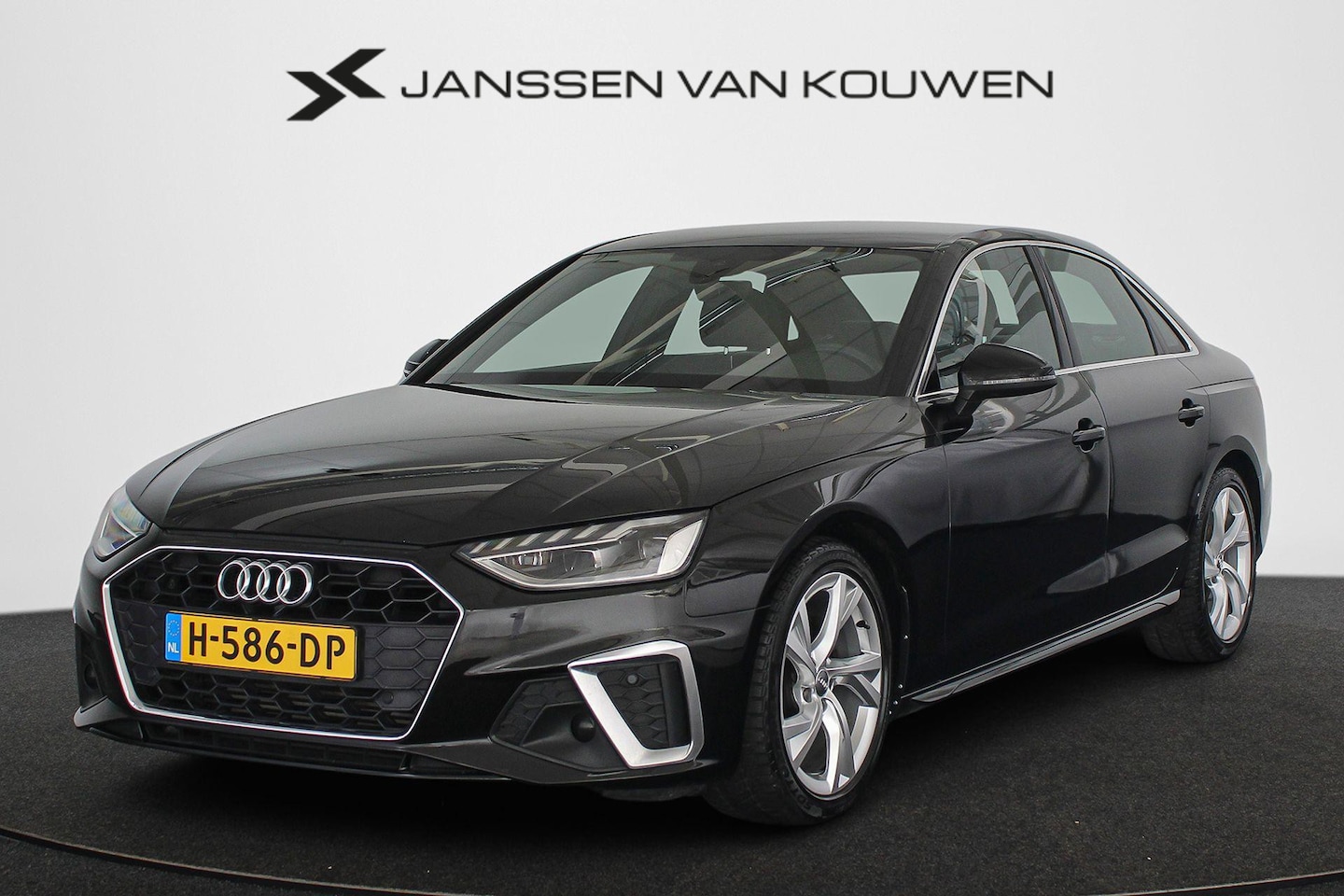 Audi A4 Limousine - 35 TFSI Launch edition Sport S-Line Navigatie Clima Virtual Dashboard - AutoWereld.nl