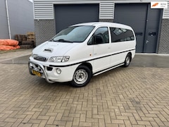 Hyundai H 200 - 2.5 CRDI lang persoon passenger car