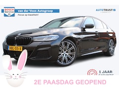 BMW 5-serie - 545e xDrive M-sport black edition | Incl. 12 maanden garantie Assisted driving | Head-up d