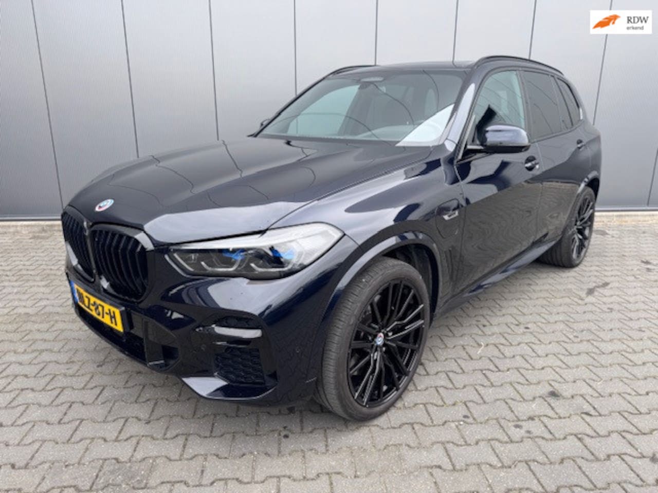 BMW X5 - 45 E M-SPORT PANO LAZER HEAD-UP LUCHTVERING TREKHAAK - AutoWereld.nl