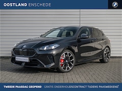 BMW 1-serie - 120 M Sport Automaat / Sportstoelen / Achteruitrijcamera / M Adaptief onderstel / Comfort