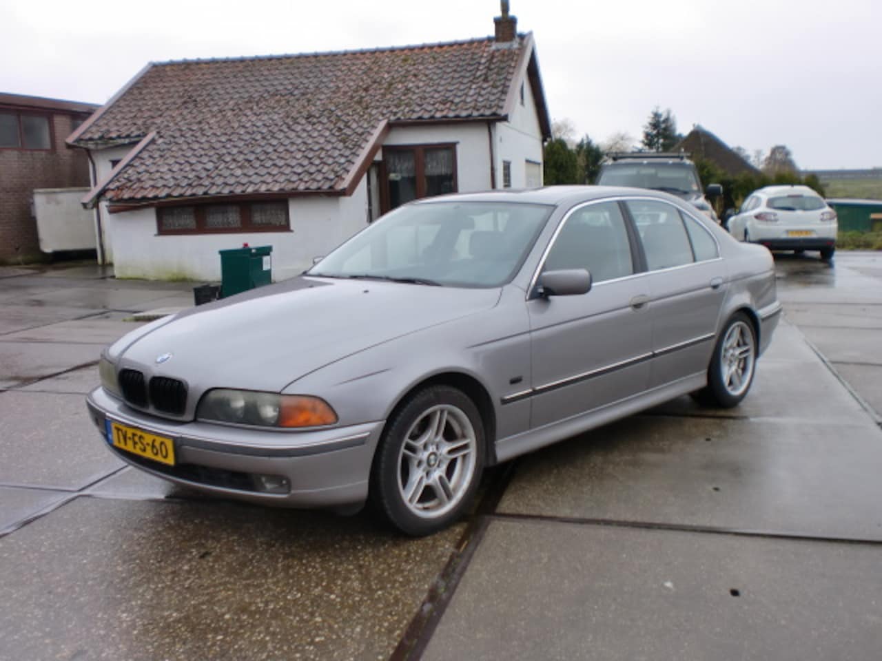 BMW 5-serie - 2.5 I 523 AIRCO CRUISE GRIJS 4 ELEKRAME /SP L.M.V. - AutoWereld.nl