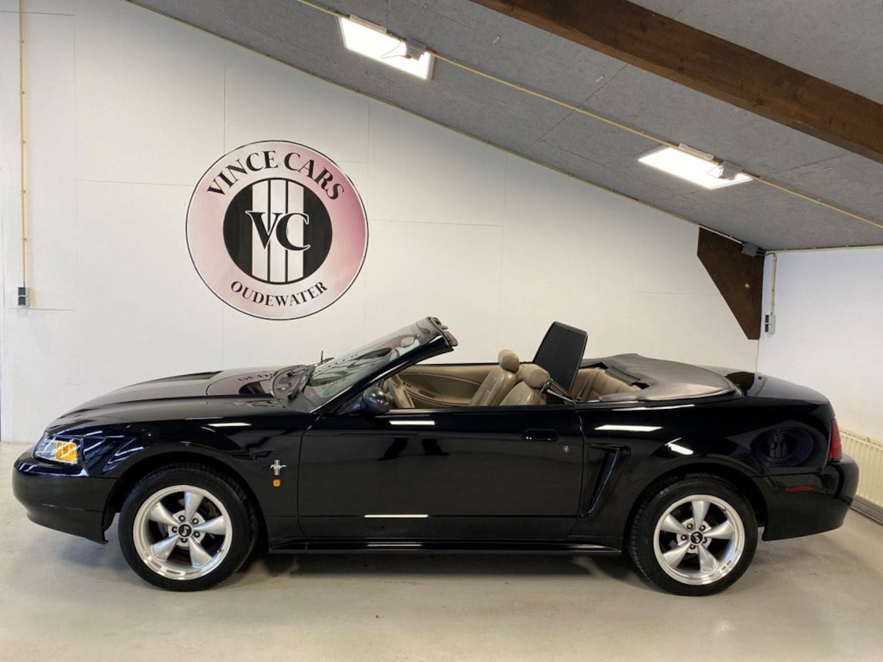 Ford Mustang Convertible - USA 3.8 V6 - AutoWereld.nl